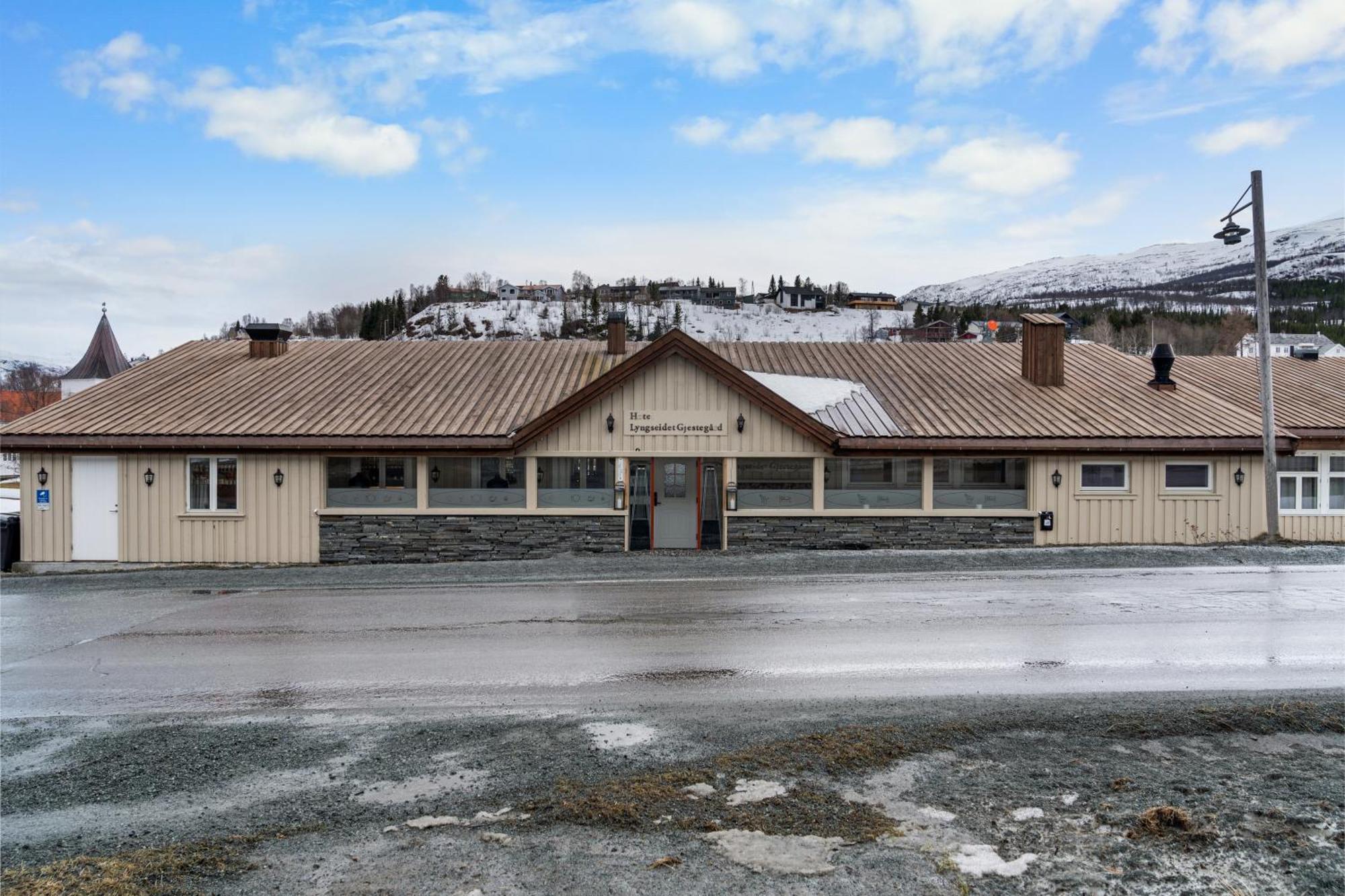 Lyngseidet Gjestegard As Exterior photo